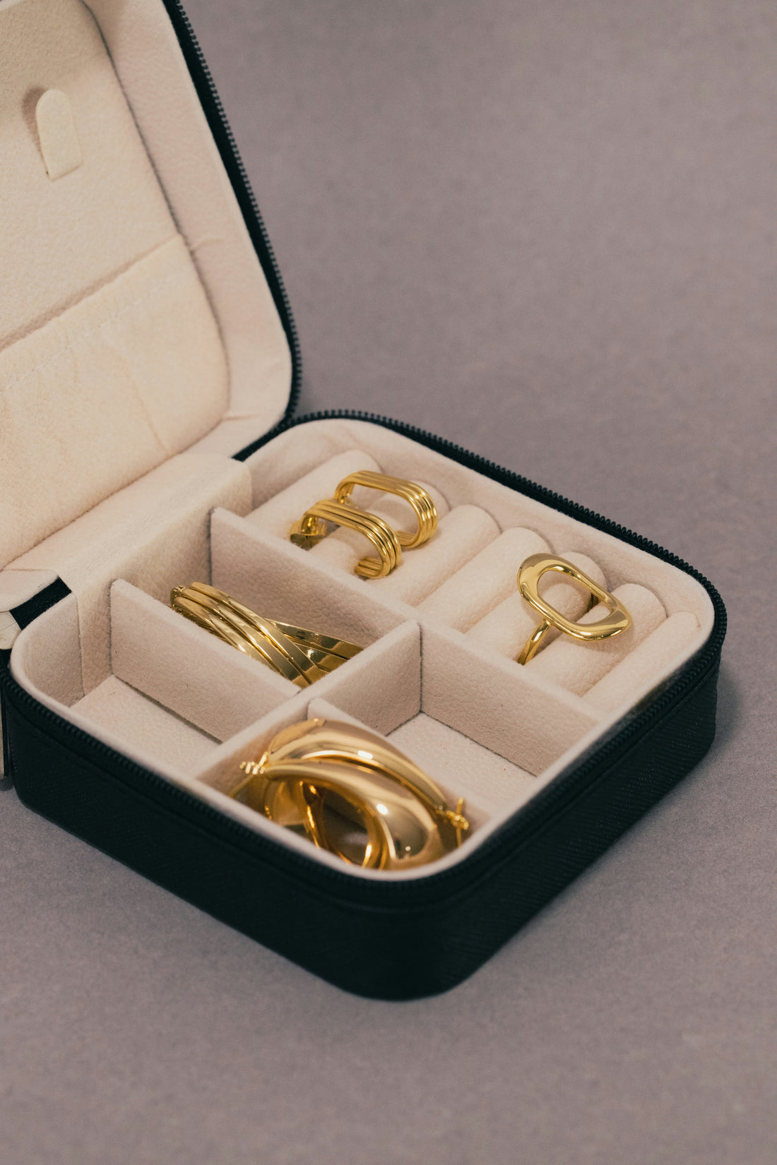 5 Ways to Transition Your Jewellery from Day to Night Effortlessly