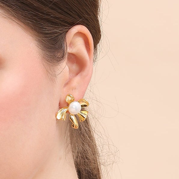 Petal Pearl Earrings